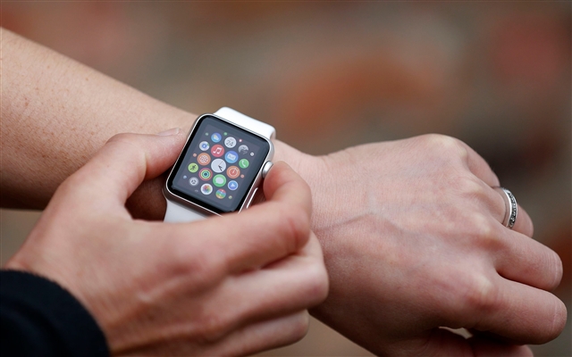 10 priežasčių, kodėl verta įsigyti „Apple Watch“.