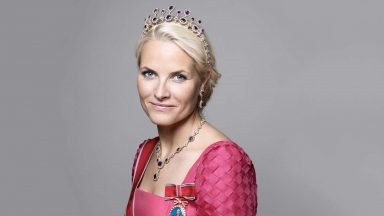 TOP 10 smukkeste prinsesser og dronninger i verden