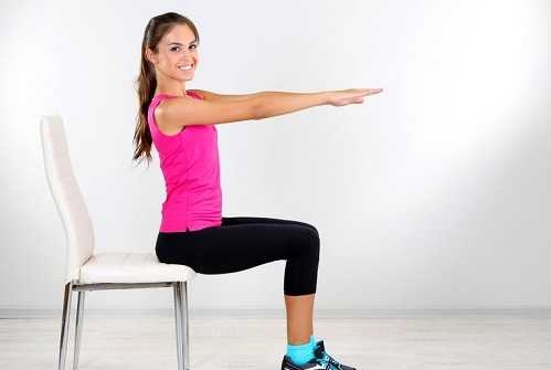 अपने पैरों को मजबूत करने के लिए 10 आसान घरेलू व्यायाम (महिलाओं के लिए)